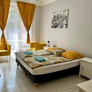 Colourful Apartment Wroclaw